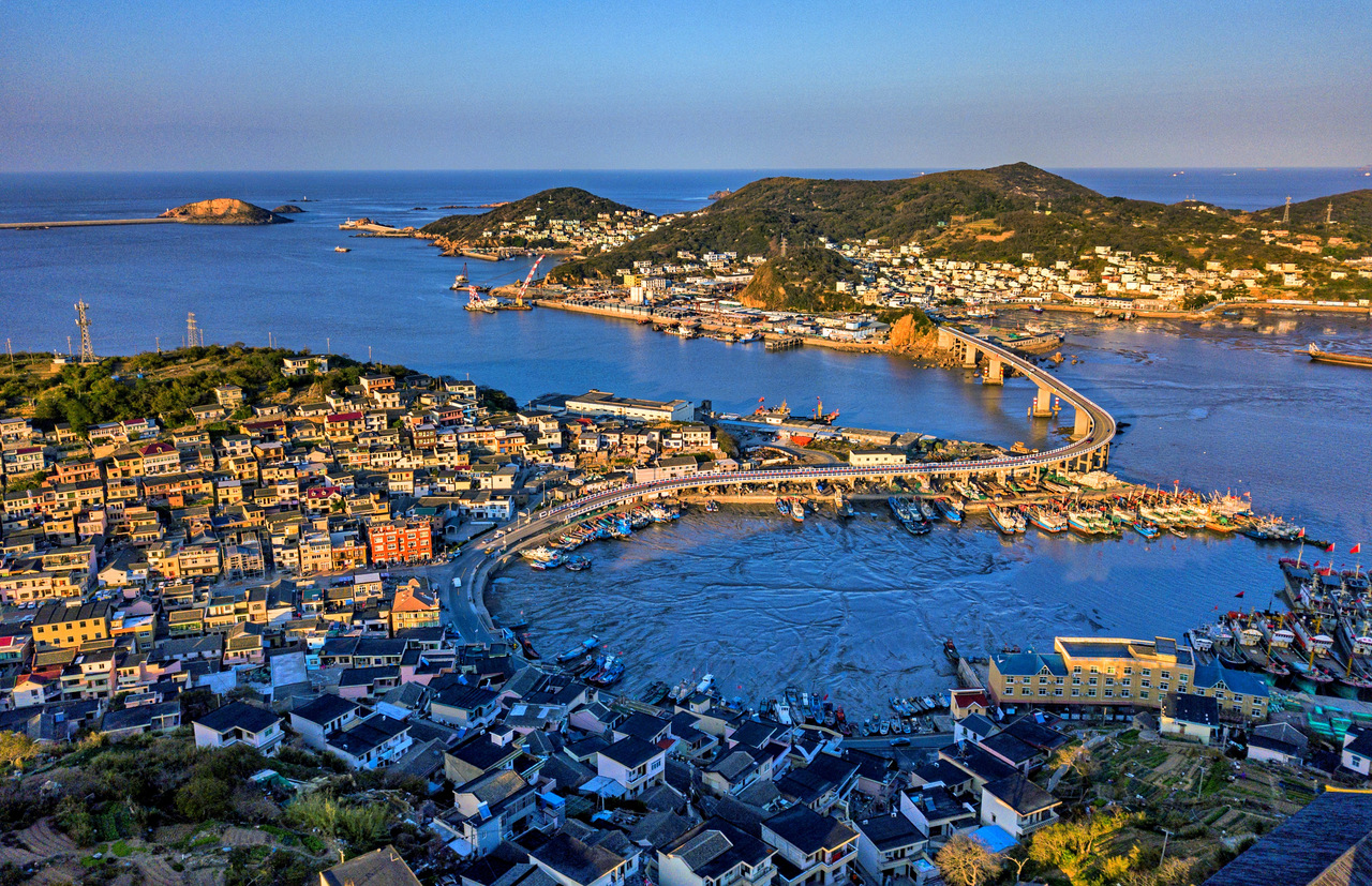 �㱨�۽�ح½��ͳ�ﹹ��������̬������ϵ��������������̬����������ǿ