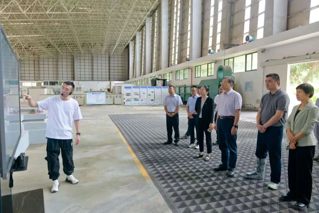 Ҷ������ʡˮ���ӿ��о�Ժ�߷õ���