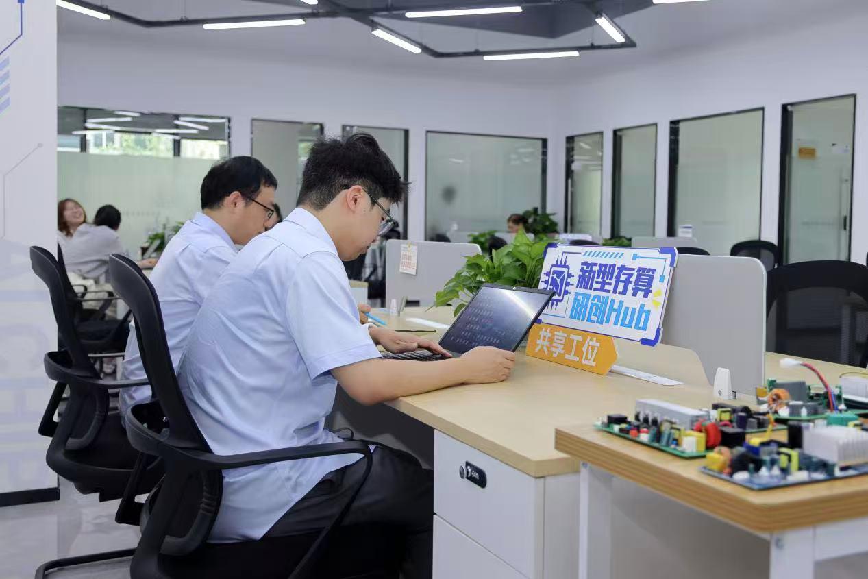 �ƽ�AI�������� ���ʹ�����̬��������ٰ�