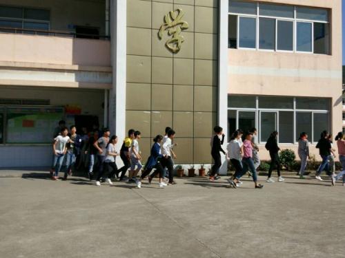 谷来镇中学开展教学楼紧急疏散演练-嵊州新闻网
